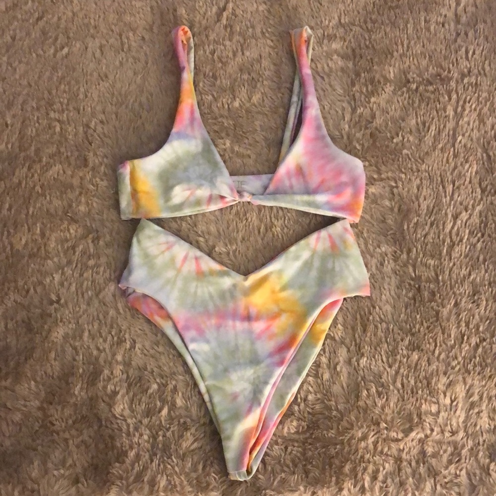 High waisted bikini